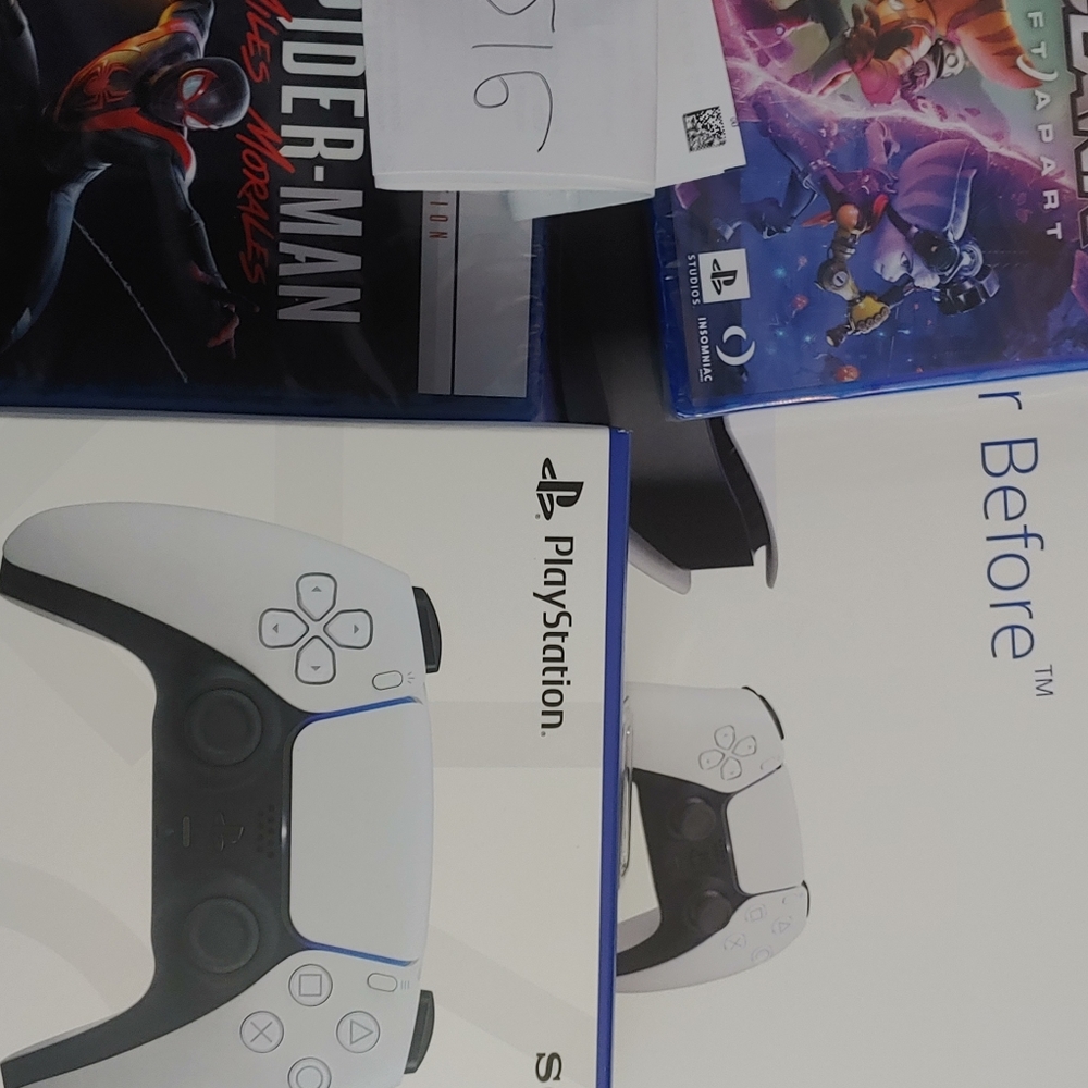 NEW PlayStation 5 PS5 Disc Edition never used